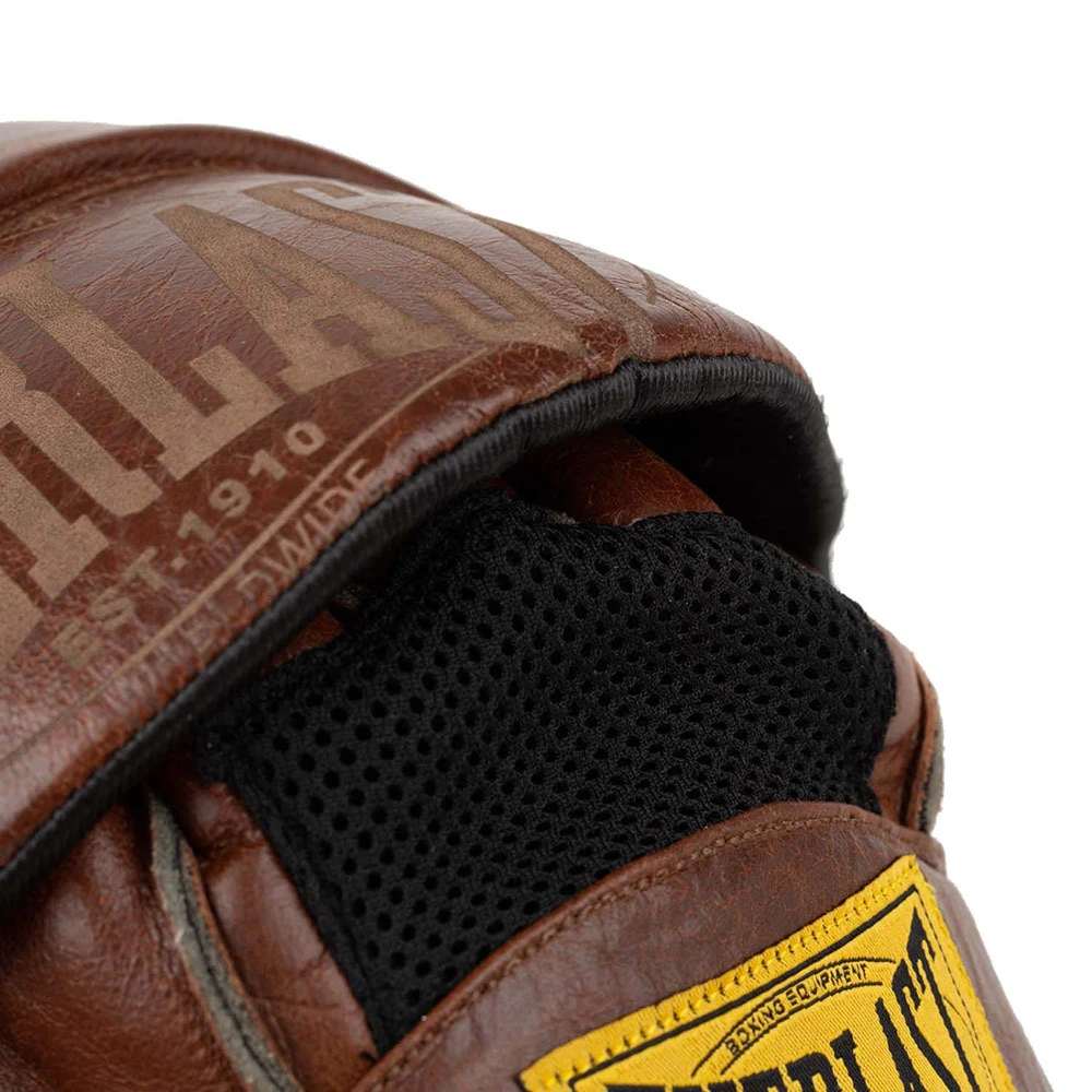 Everlast 1910 Brown Micro Punch Mitts 6 Everlast 1910 Brown Micro Punch Mitts - Image 4