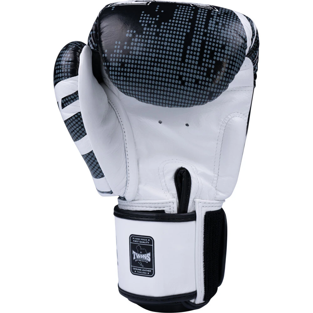 Twins Logo White/Black Boxing Gloves 8 Twins Logo White/Black Boxing Gloves - Image 6